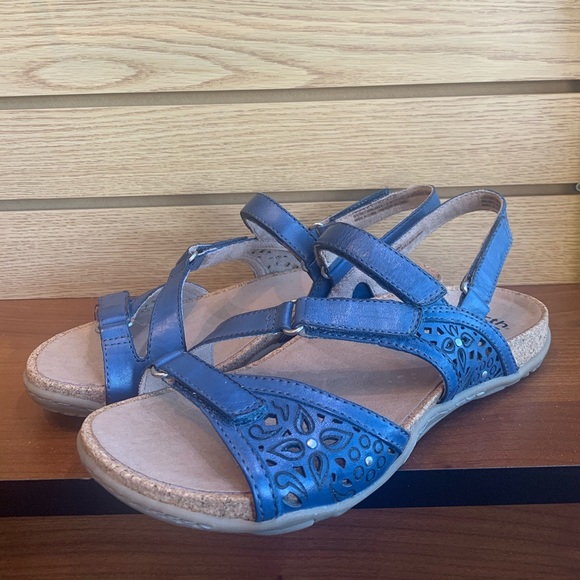 SANDALS! - Picture 5 of 6